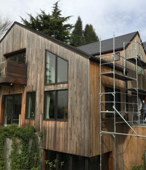 Rénovation maison bois  Dégrisement et saturateur coloris gris​